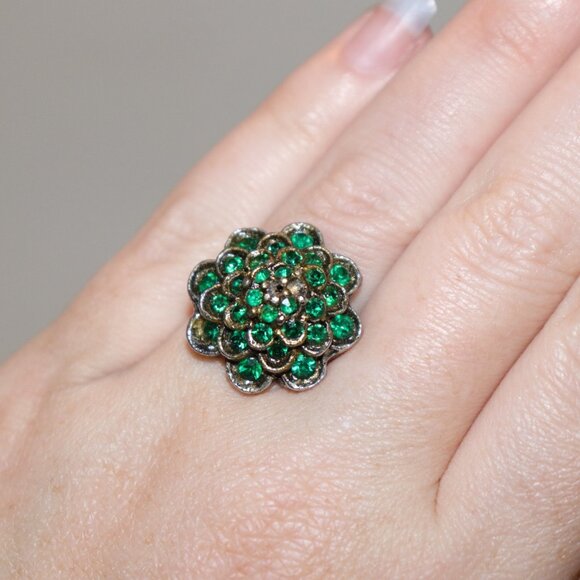 🌿 Silver Floral Rhinestone Ring · Adjustable Size 6–8 🌿 - Picture 2 of 5